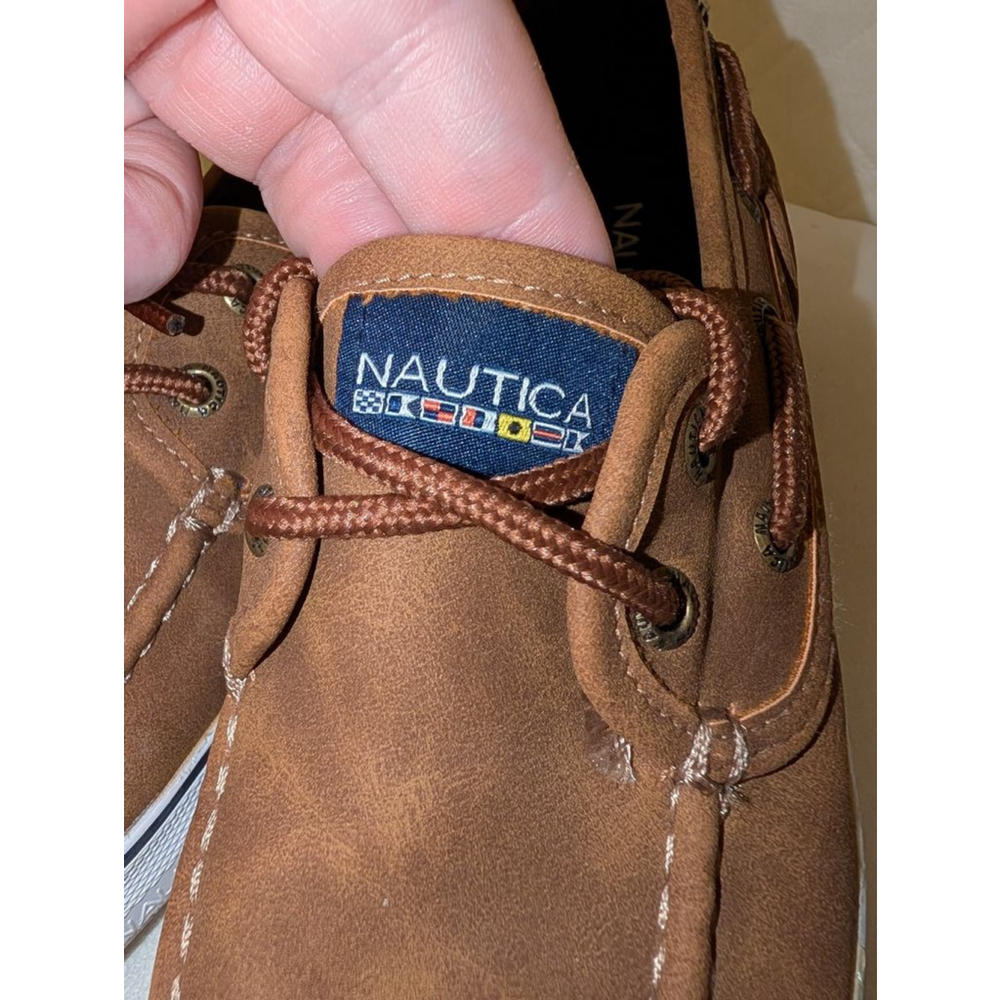 Nautica Boat Shoes Size 3 Brown, Boys - Picture 3 of 8